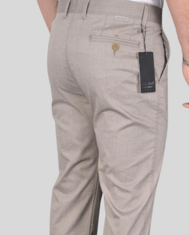 CARROT FIT TEXTURED PANTS